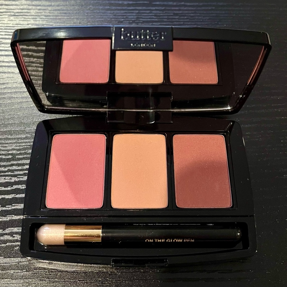 butter LONDON Blush Clutch Palette in Magnolia, Petal, Orchid & Gold Highlighter
